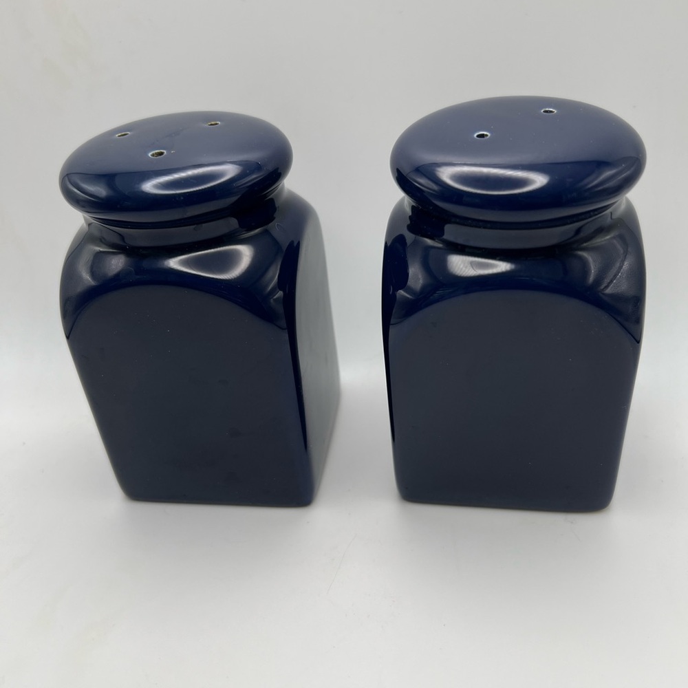 Vintage Salt and pepper shakers set